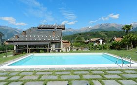 Villa La Corte With Amazing Pool And Garden